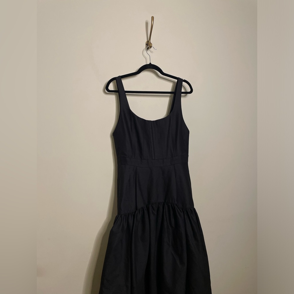 Alice + Olivia Diana Sleeveless Structured Midi Dress - Picture 12 of 14
